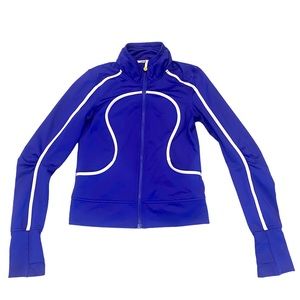 Slim fit Lululemon sweatshirt